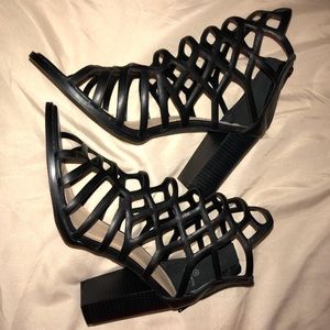 Caged women’s heels sandals open toe cute size 10